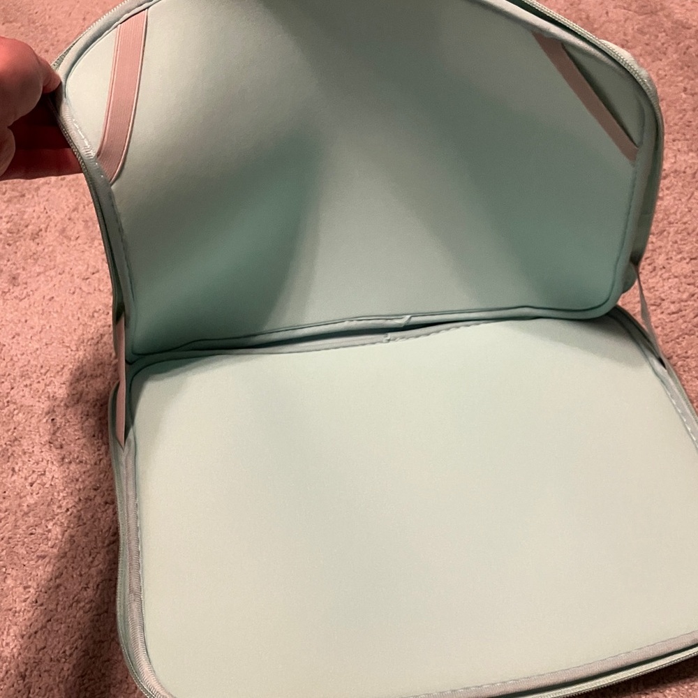 Laptop Case Mint Green 15x11 NWOT - Picture 6 of 8